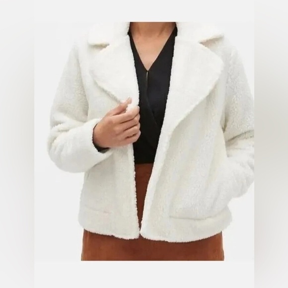 Jackets & Blazers - Banana Republic Ivory Sherpa Jacket Size L